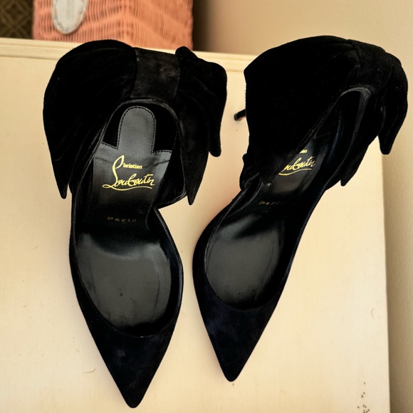 COPY - Christian Louboutin Rabakate Black Suede Pump with Bow - Picture 8 of 12